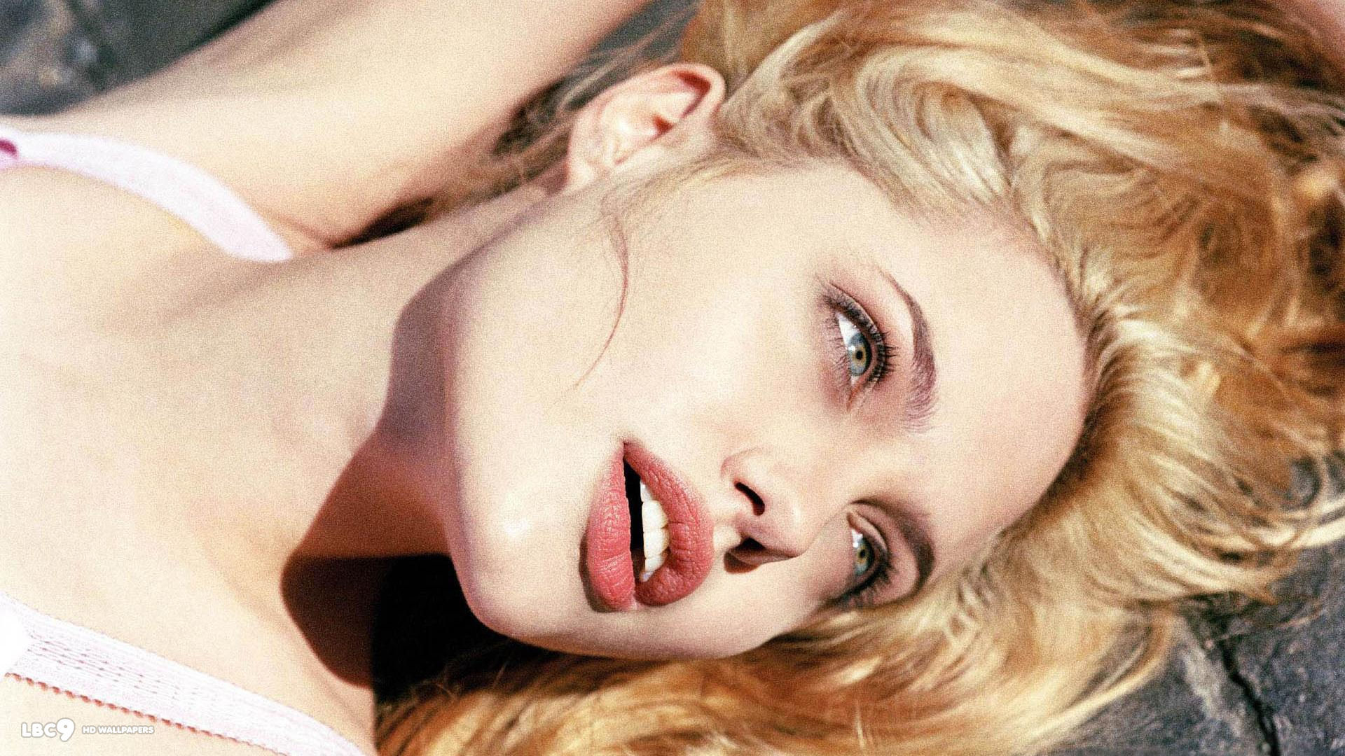 blonde angelina jolie